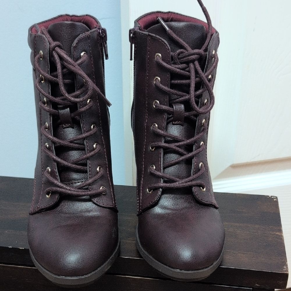 Style & Co. Laurellee Lace-Up Side Zipper Ankle Boots Deep Burgundy Wine Sz7.5M - Picture 2 of 8